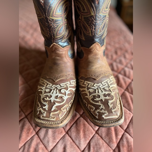El General Genuine Leather Cowboy Boots scroll embroidery detail square toe - Picture 7 of 7